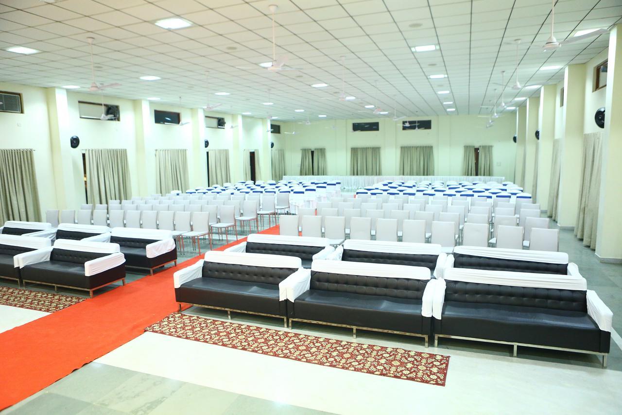 Hotel Deepali Sagar  Экстерьер фото